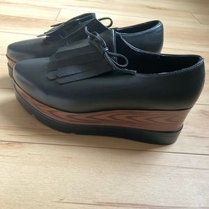 Oxford style platform